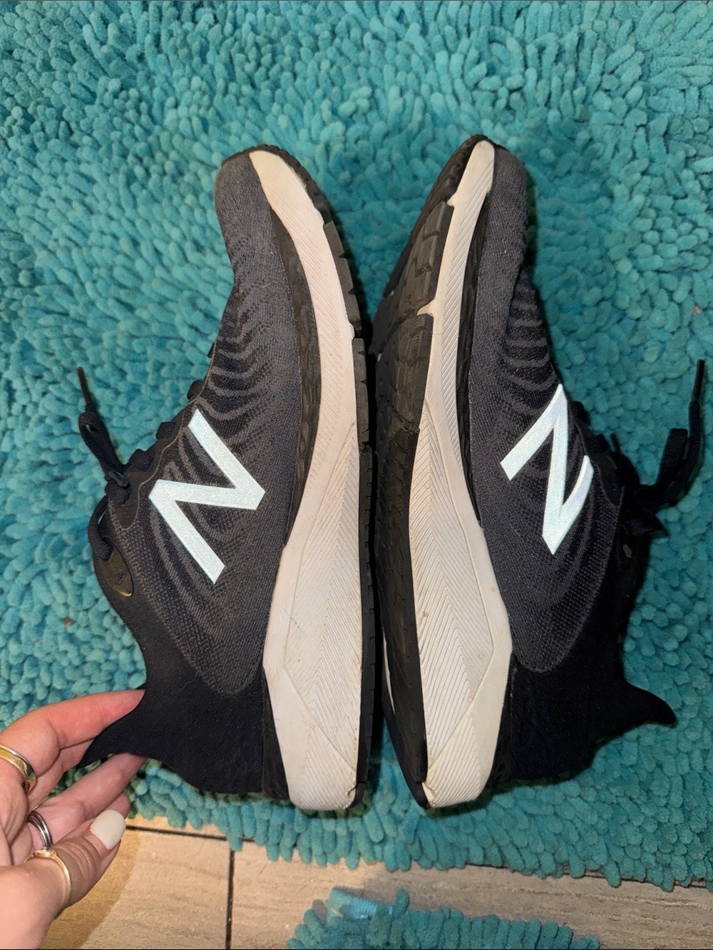 New Balance 860 Running Sneakers